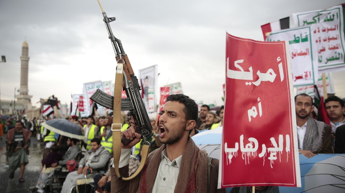 Húthíům s útoky nejspíš pomáhají íránské gardy a Hizballáh